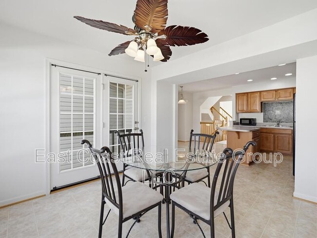 Building Photo - 1247 Mare St