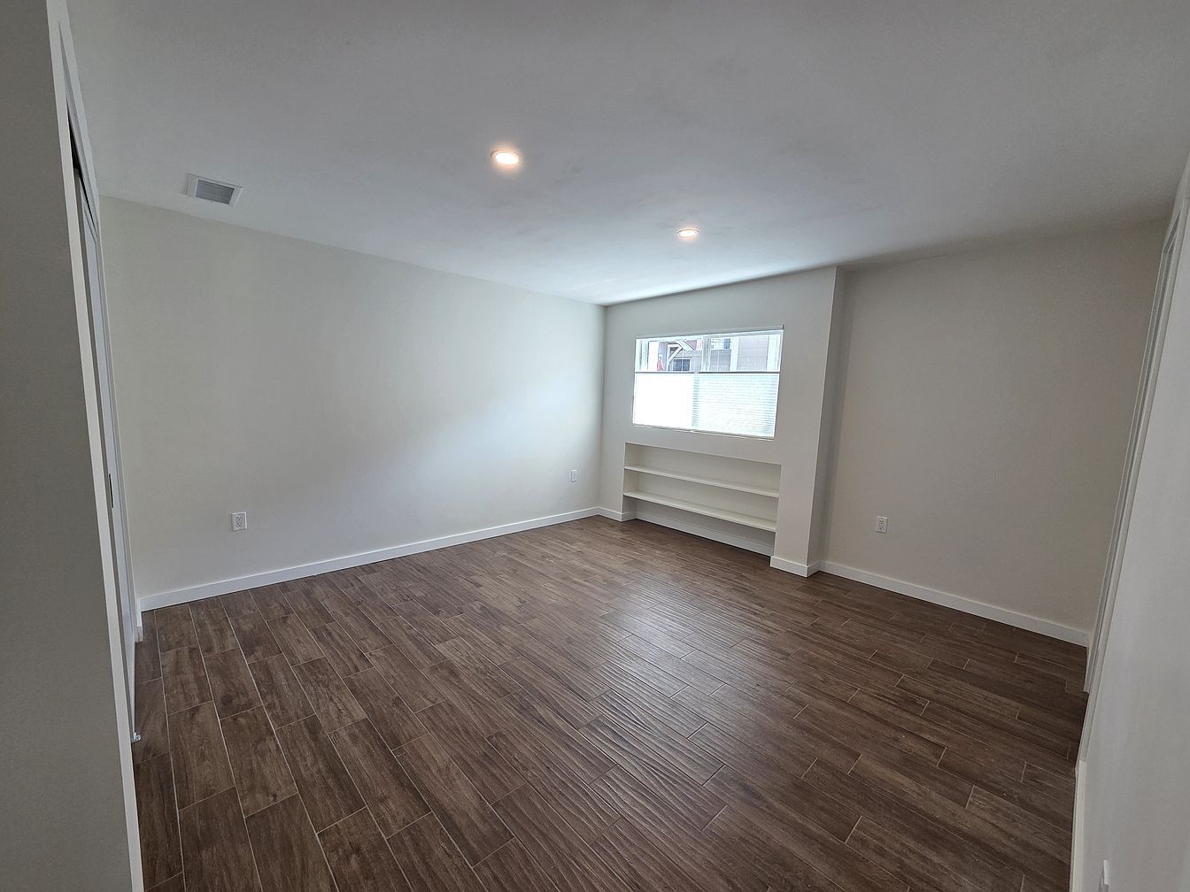 Building Photo - 512 De la Vina St