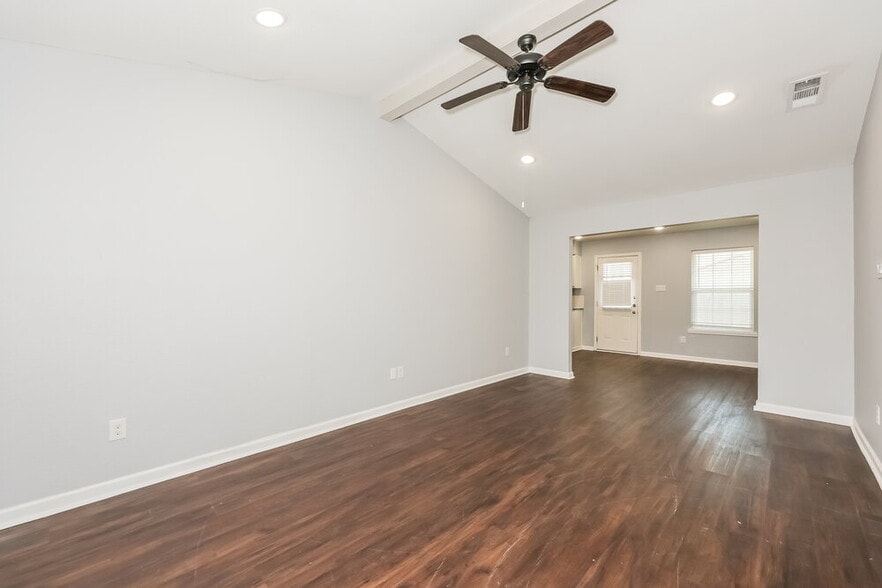 Building Photo - 808 Quinette Dr