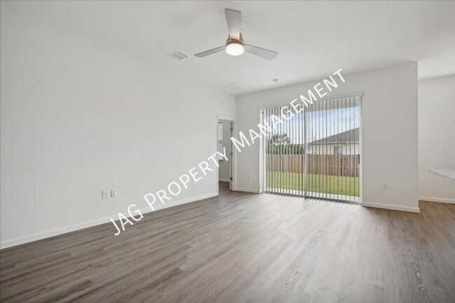 Building Photo - 516 Fredericksburg St