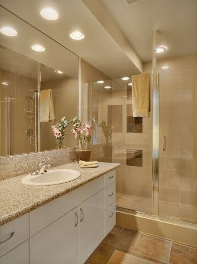 Building Photo - 2Bd/1.75Ba Seattle Condo