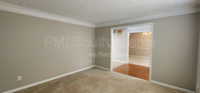 Building Photo - 2330 Burdett Ridge Dr