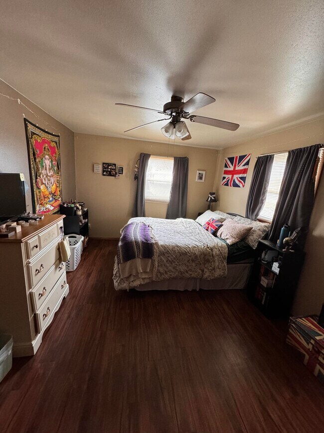 Building Photo - 1505 S Driscoll St