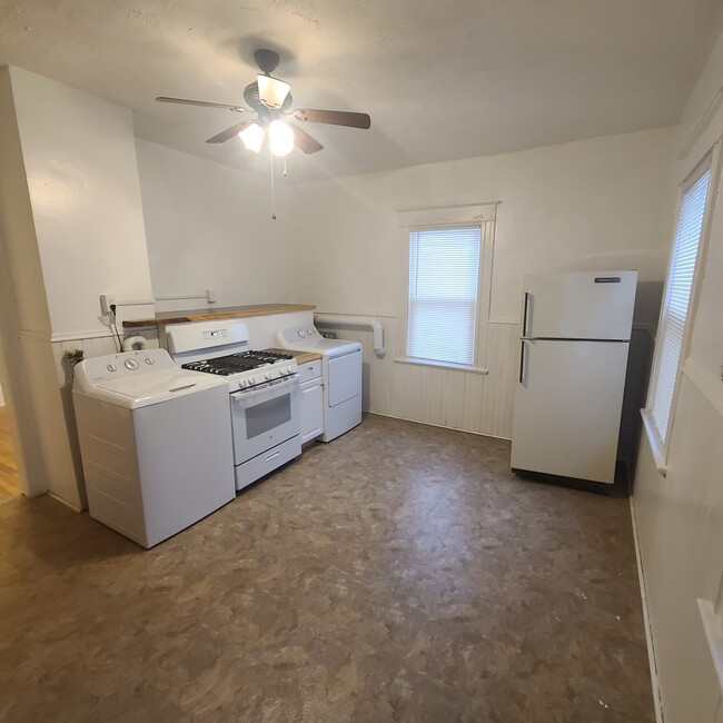 Kitchen - 1001 Wheeler Ave