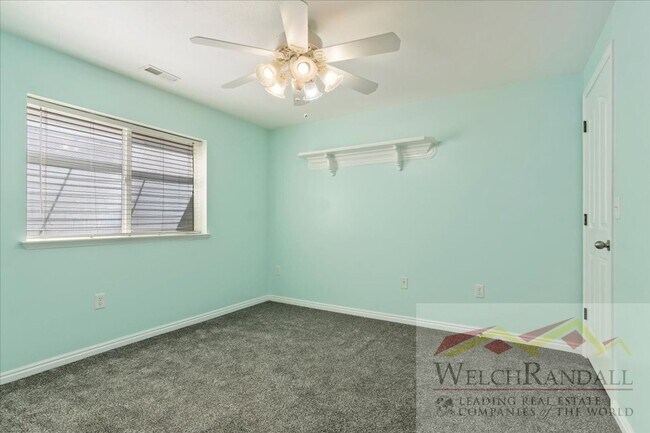 Building Photo - Spacious Residence in Taylorsville – 5 Bed...