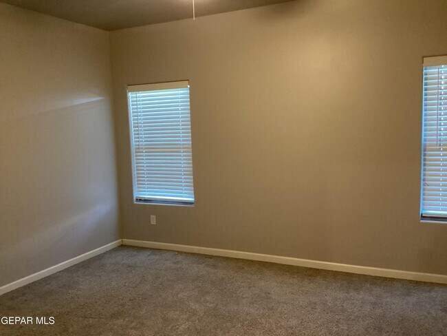 Building Photo - 1087 Brass Hl Ave