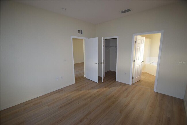 Building Photo - 823 Krenson Woods Ln