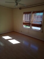 Building Photo - 1426 Amador St