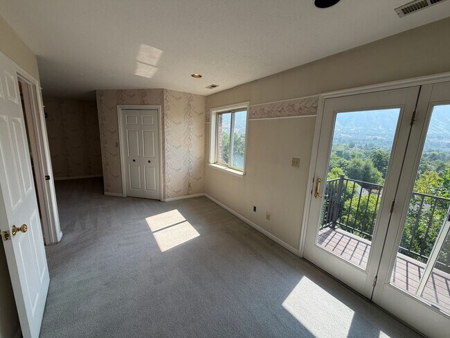 Building Photo - 479 S Palisade Dr
