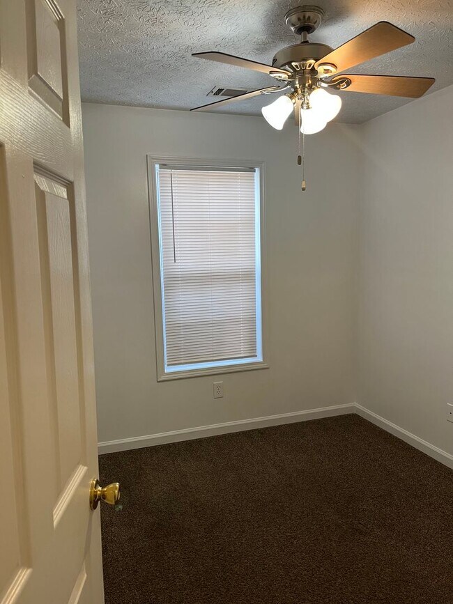 Building Photo - 5409 Sugarmill Dr