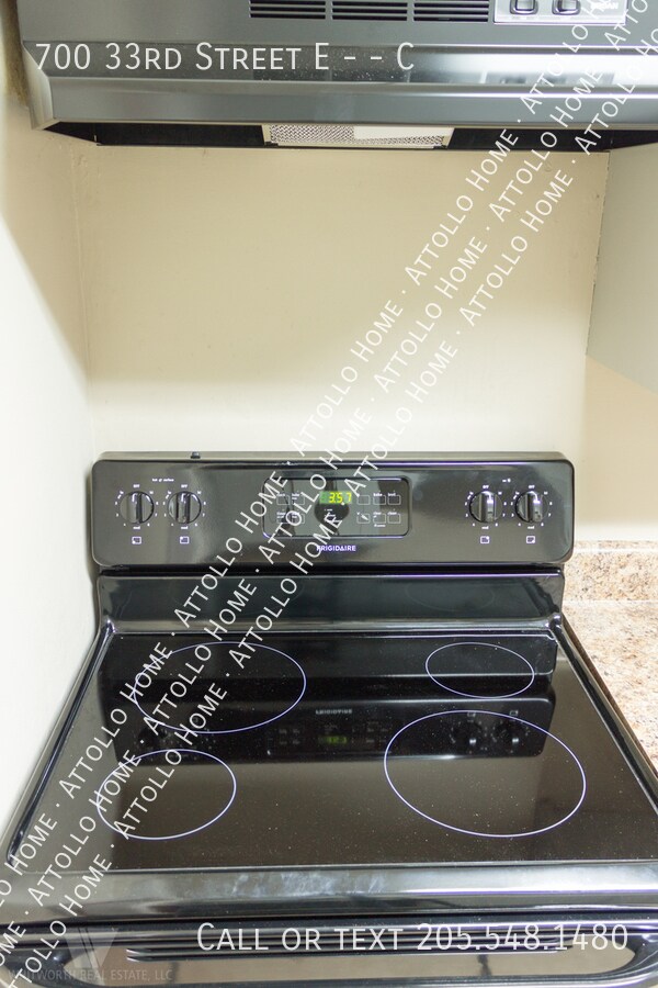 Building Photo - 700 E 33rd St