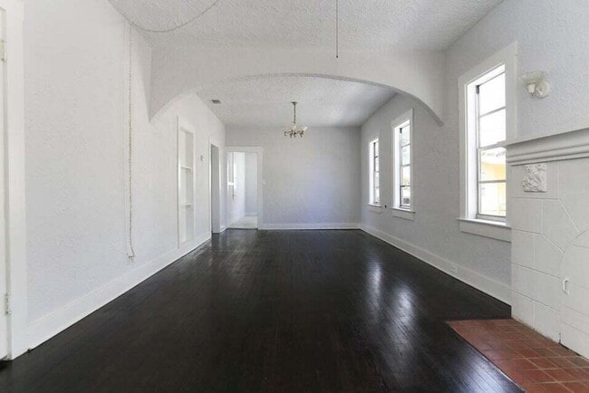 Building Photo - 4009 Garden Ave