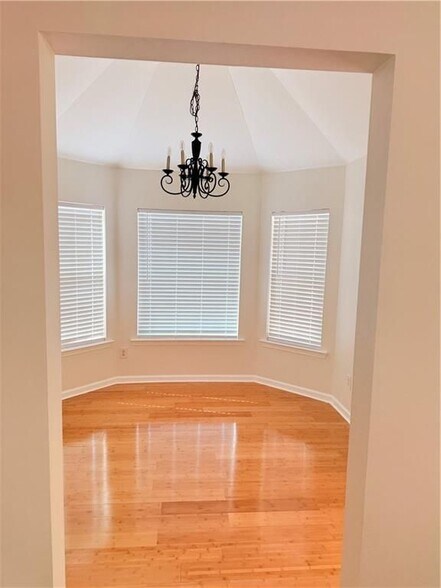 Building Photo - 64 Hill Crest Cir