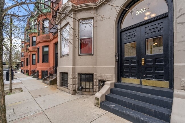 Building Photo - 591 Beacon St