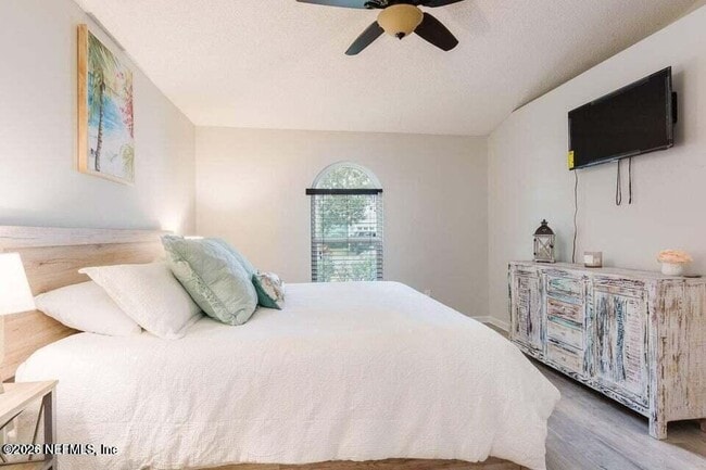 Building Photo - 1318 Eastwind Dr