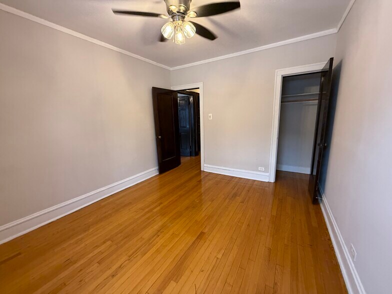 Building Photo - 5069 N Wolcott Ave