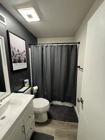 Building Photo - 266 N Rock River Dr