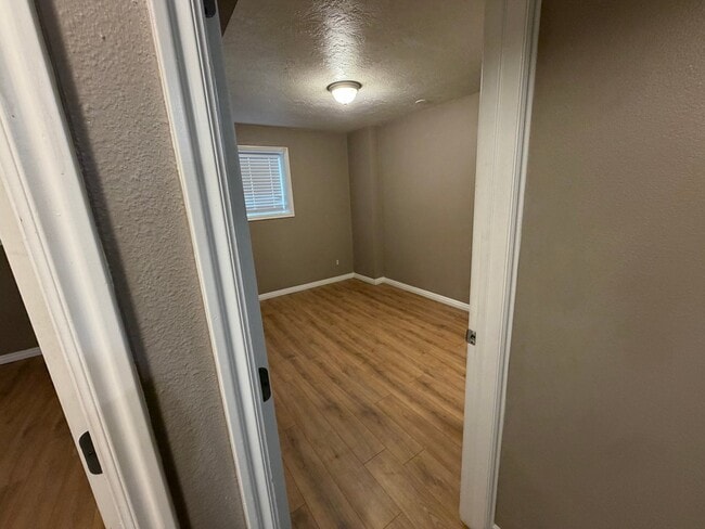Building Photo - 5396 S Willow Ln