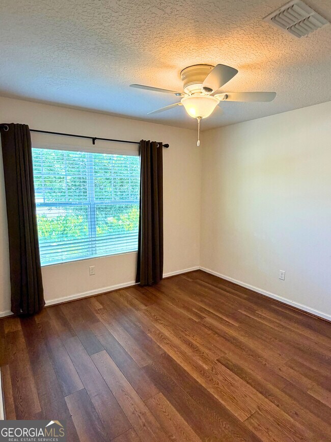 Building Photo - 227 Brooklet Cir