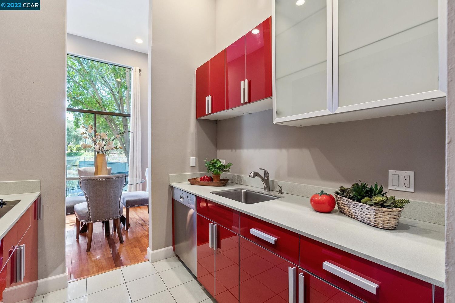 Building Photo - 300 N Civic Dr #313