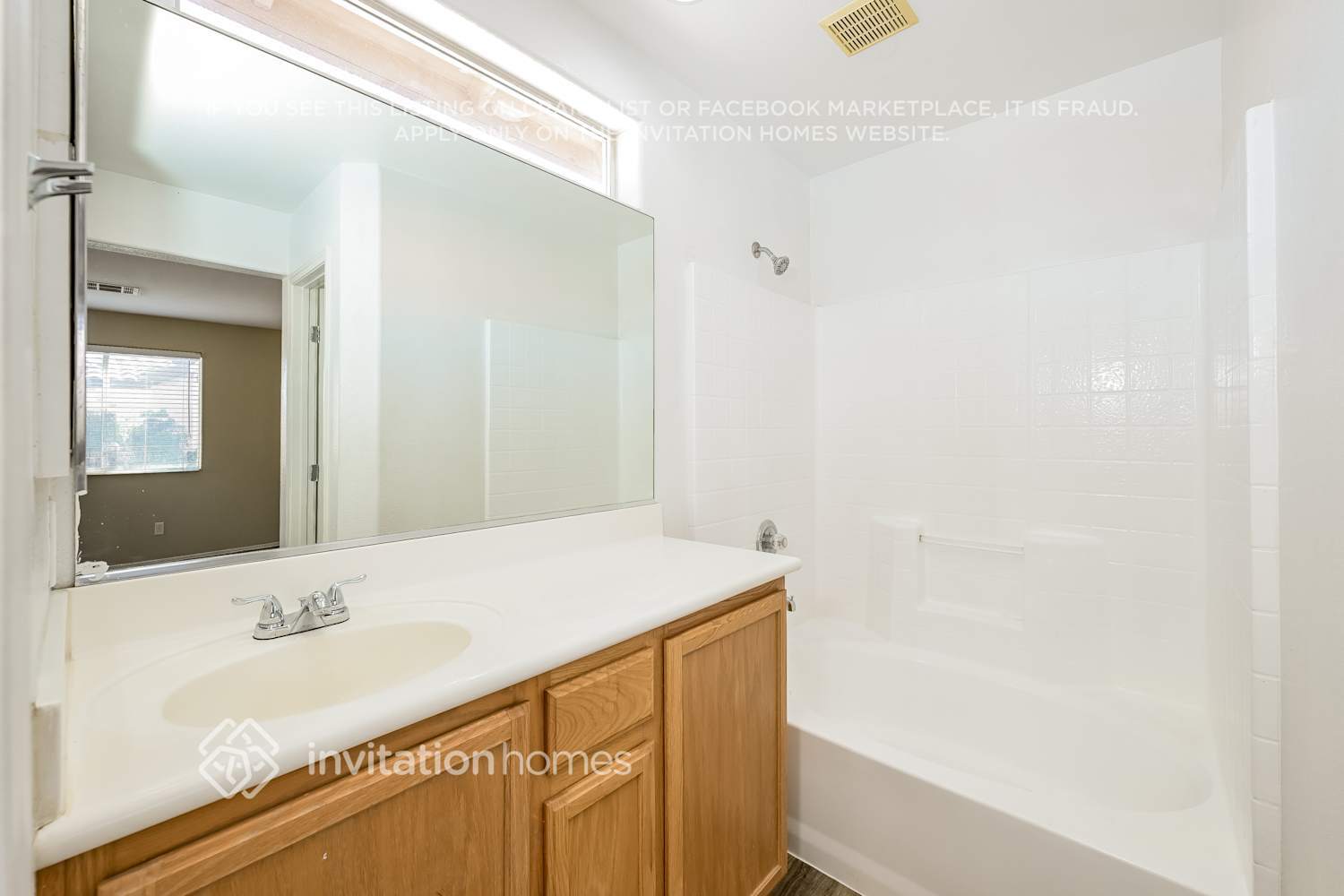 Building Photo - 942 Cantabria Heights Ave
