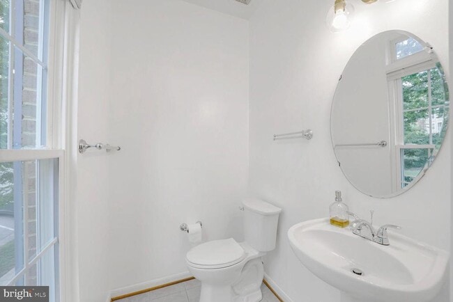 Building Photo - 2737 Manhattan Pl