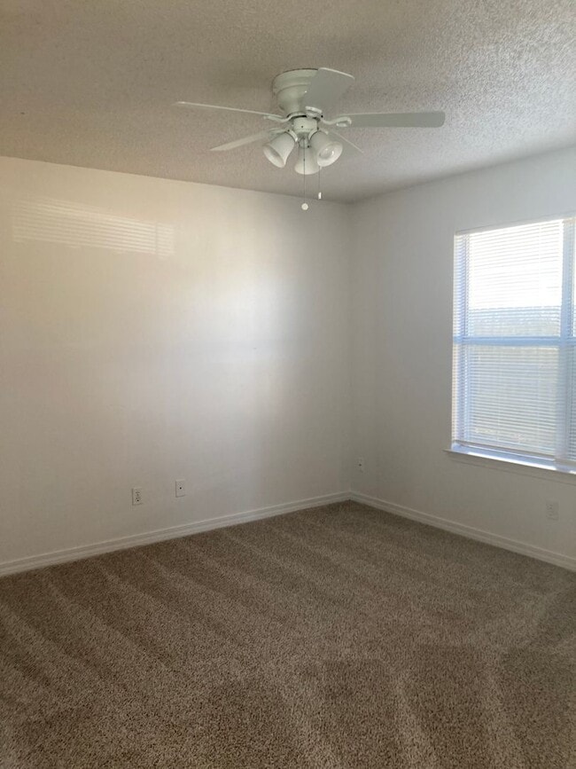 Building Photo - 561 Florosa Ct