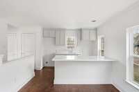 Building Photo - 612 W Alabama St