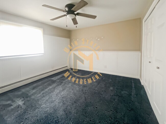 Building Photo - 1110 Lourdes Ave