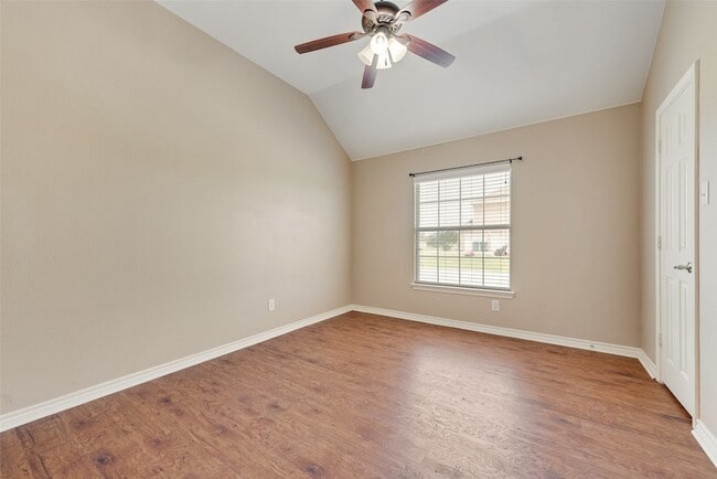 Building Photo - 10044 Dorsett Dr