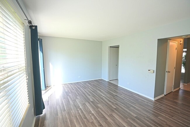 Building Photo - 2684 Waterford Ct