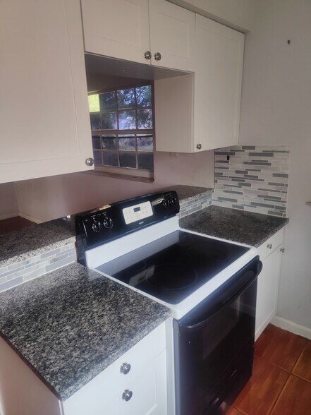 Building Photo - 2603 Walker Dr