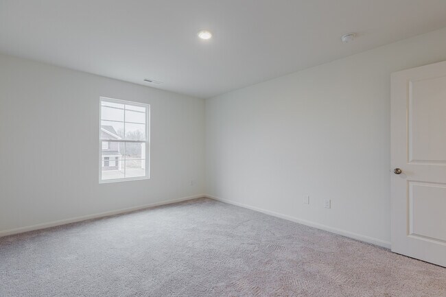 Building Photo - 141 Red Hawk Dr