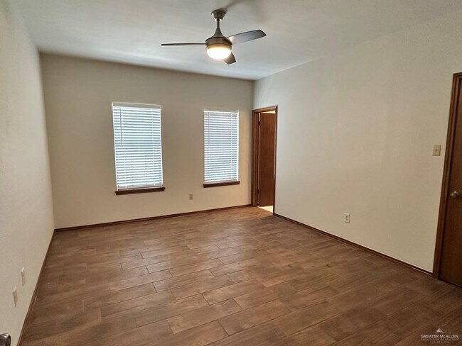 Building Photo - 1105 Cardinal Ave