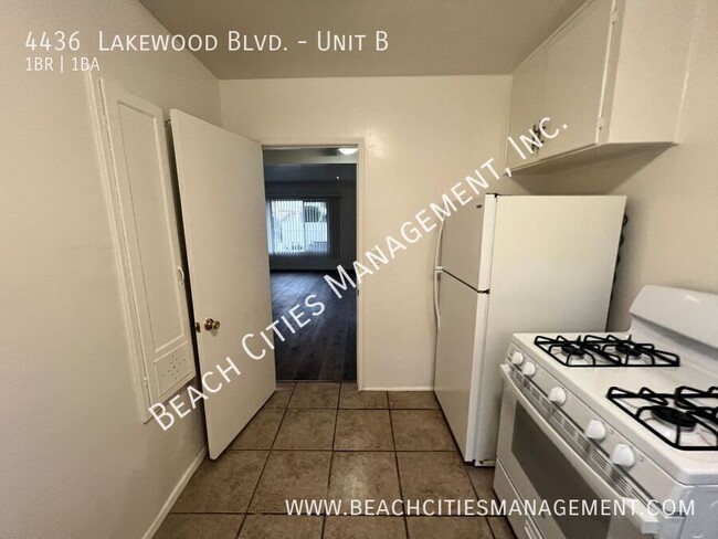 Building Photo - 4436 Lakewood Blvd