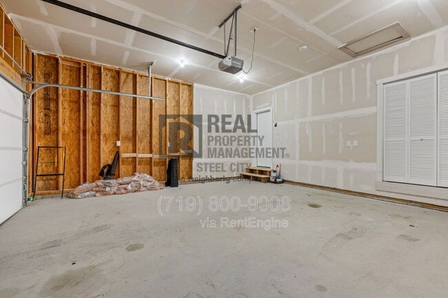 Building Photo - 295 W Acorn Dr