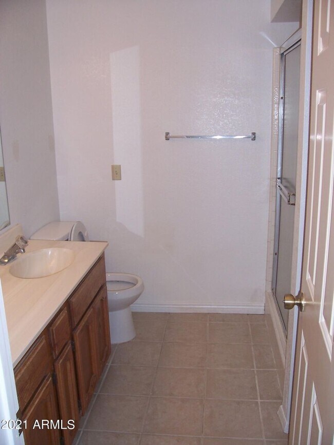 Building Photo - 2 bed Townhouse near Downtown Gilbert