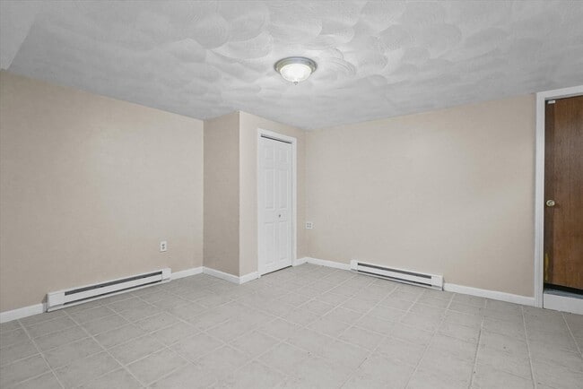 Building Photo - 61 Kathy Dr