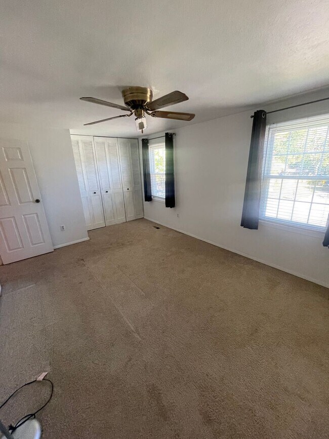 Building Photo - 7964 Covington Ave
