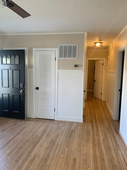 Front door and hallway - 1 Bunche St