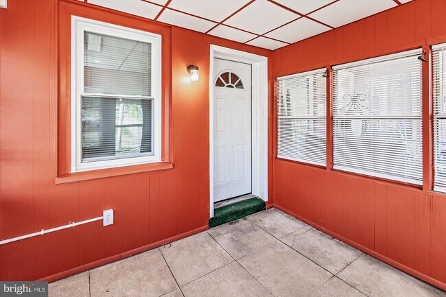 Building Photo - 3312 W 13th St