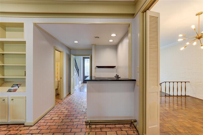 Building Photo - 7530 Del Monte Dr