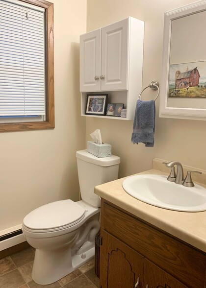 Main floor half bath - 334 4th St N