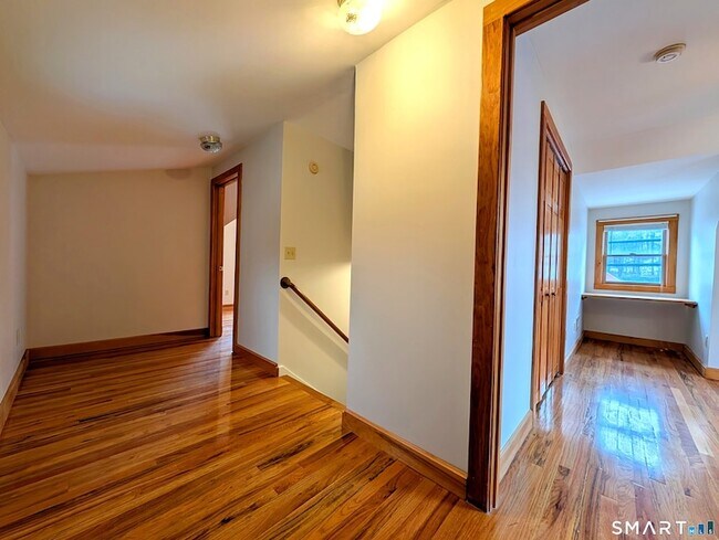 Building Photo - 434 Main St