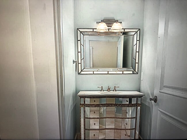 guest bath - 400 Live Oak Rd