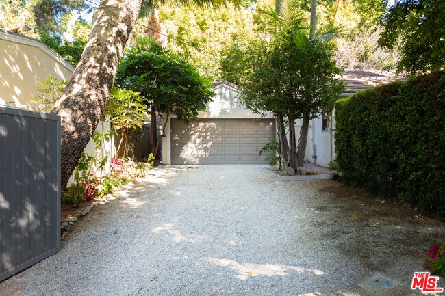 Building Photo - 2230 Fink St