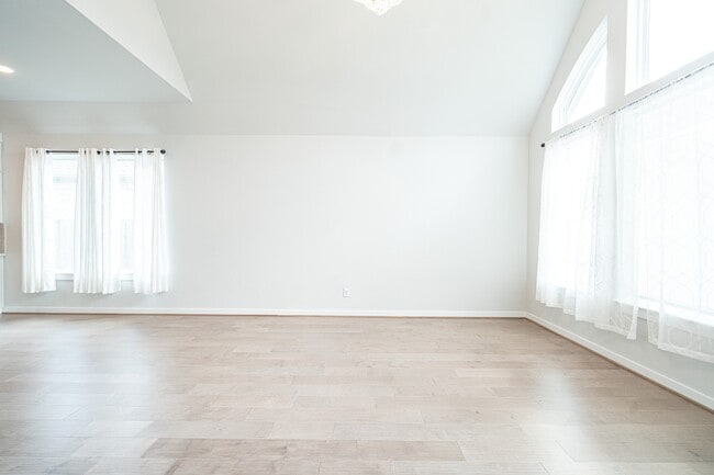 Building Photo - 24819 Yellow Spruce Cir