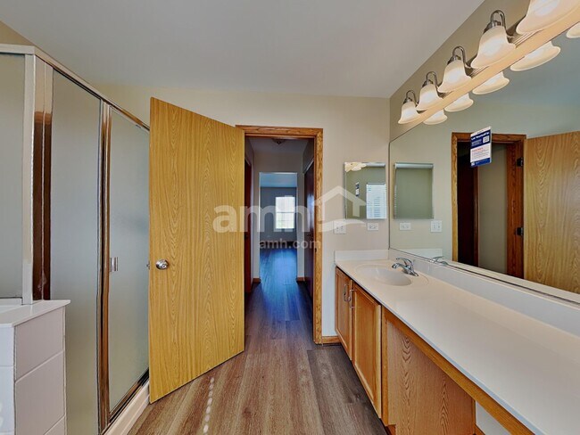 Building Photo - 1217 Violet Ln