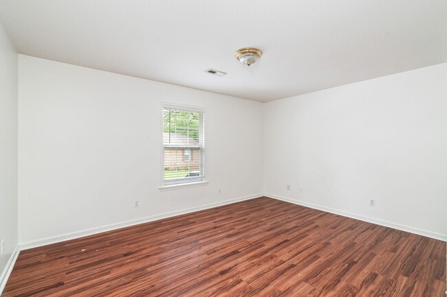 Building Photo - 3518 Acorn Woods Way,