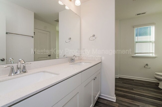 Building Photo - 124 Royal Star Way